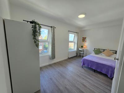 🏡 Premium Ensuites | No Deposit | Bills Included Main Photo