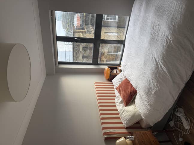 Single bedroom - Victoria Main Photo