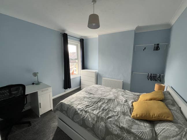 Finished double room for rent - Lee Road Main Photo