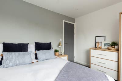 Professional house share - 10mins walk to town ! Main Photo
