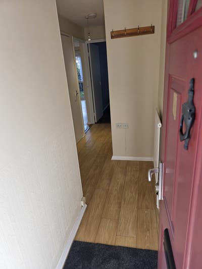 Large One Bedroomed Flat with Front & Rear Garden Main Photo