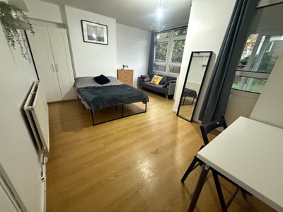 Mega Xxl Dbl,Garden,8M Walk Bethnal Green St Main Photo