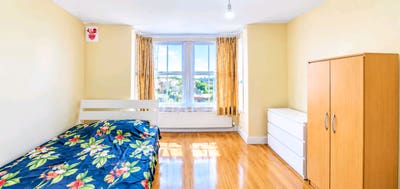 Massive Size Double Room Available For Male &pound;600/M Main Photo