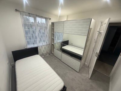 Double room in a shared house- Including bills Main Photo
