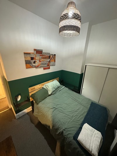 1 available room in a Furnished 2 Bedroom Flat Main Photo