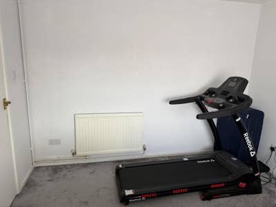 Beautiful Double Room Available in Quiet Shared Ho Main Photo