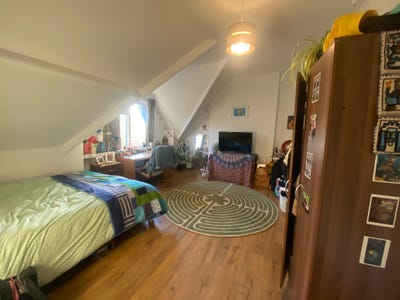 Rooms available in sociable Moseley houseshare Main Photo