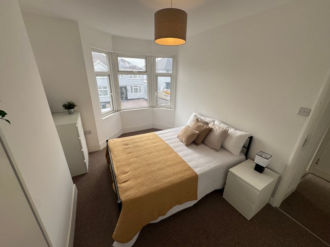 🏠 Room with own lounge/office | Bills inc ✨ Main Photo
