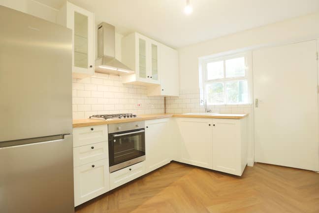 🌟Canary Wharf! Stunning Ensuite Available🌟 Main Photo