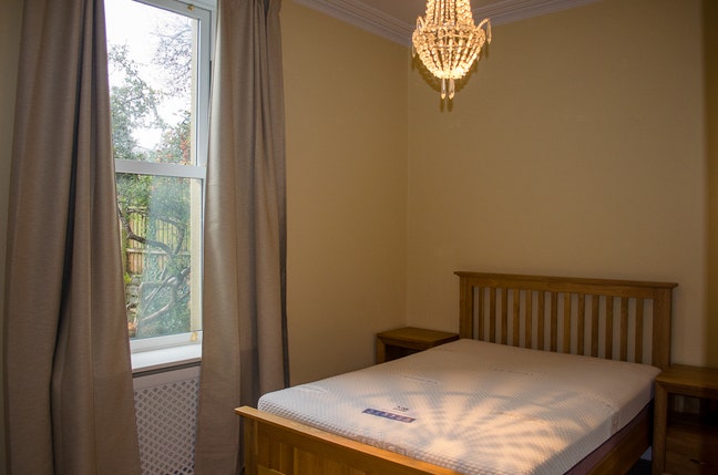 High-quality renovated house share Main Photo