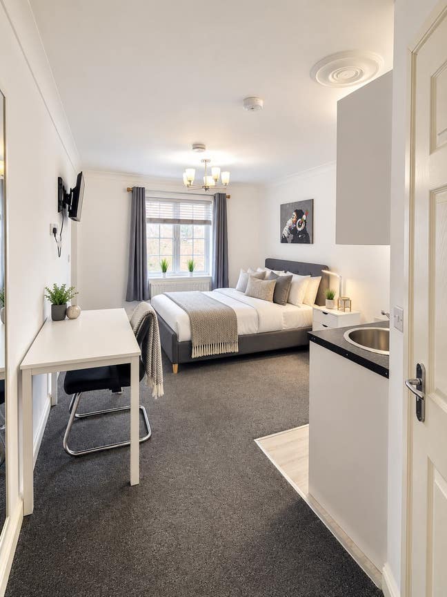 Furnished Studio | Sugar Way PE2 | Bills Included Main Photo