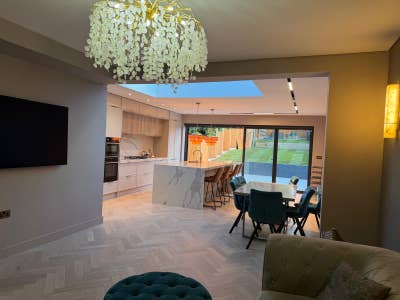 Stunning Newly Refurbished 4 Bed House  Main Photo