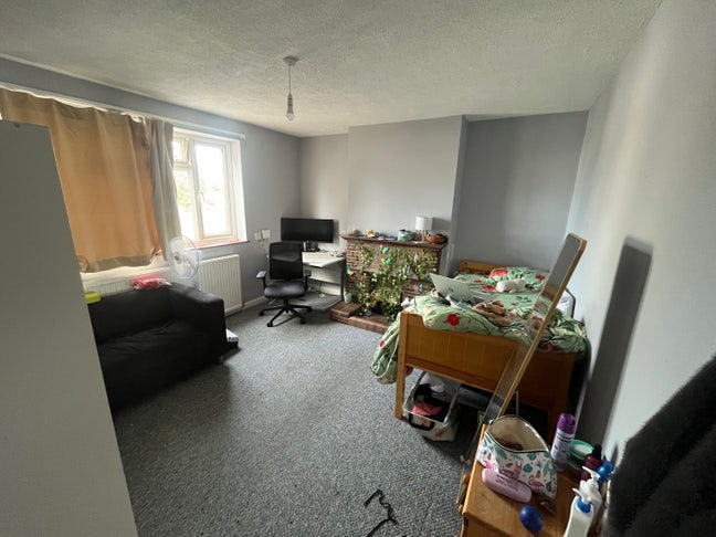 Double room available immediately Main Photo
