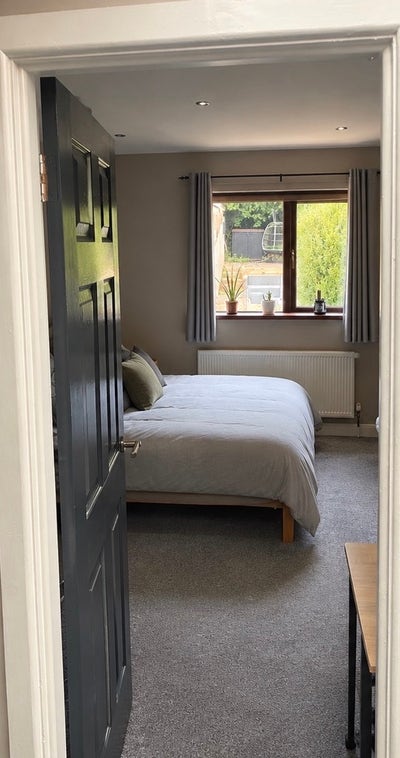 1 Double Room, (Access to whole house)  Main Photo