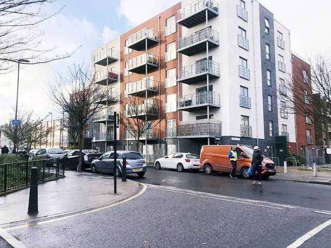 Double Room Available in Mile End Main Photo