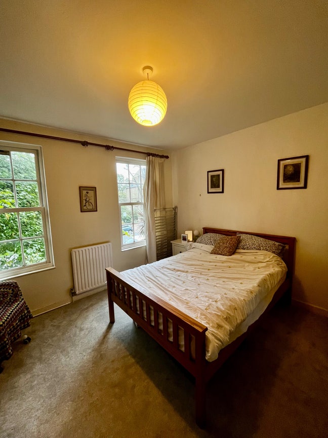 Double room in friendly house share  Main Photo