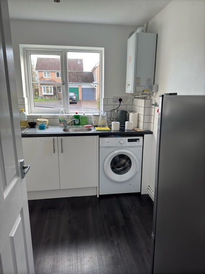 Single room for rent Main Photo