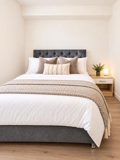 Modern En-Suite Studio Room Available  Main Photo