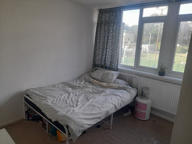 Double room available in Battersea  Main Photo