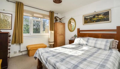 Lovely bedroom  in charming flat Main Photo