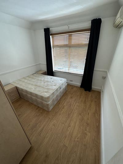Fully Furnished Room – Bills Included Main Photo