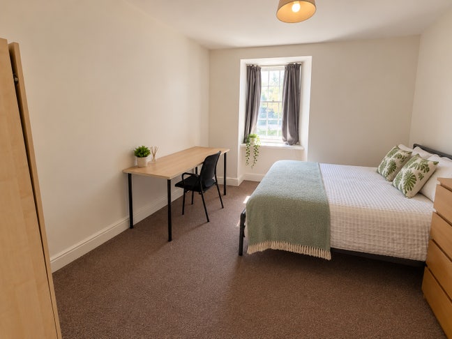 Double Rooms | Furnished | Falmouth Town Centre Main Photo