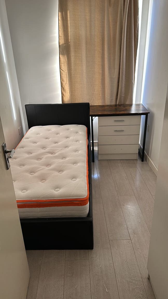 Single Room, All Bills & Council Tax Included Main Photo