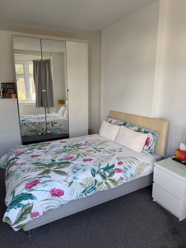 Room for rent  Main Photo