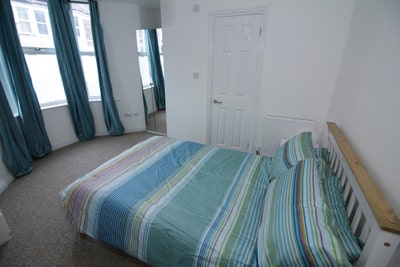 Large Ensuite Chatsworth Road BS4 Main Photo