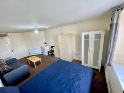  Room for Couples - Modern Flat in E1 Main Photo