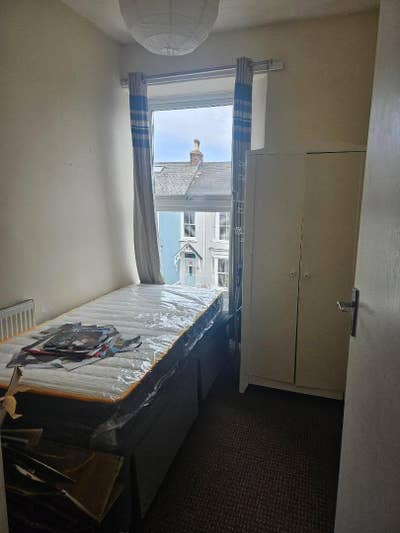 Central Falmouth Single Room Main Photo