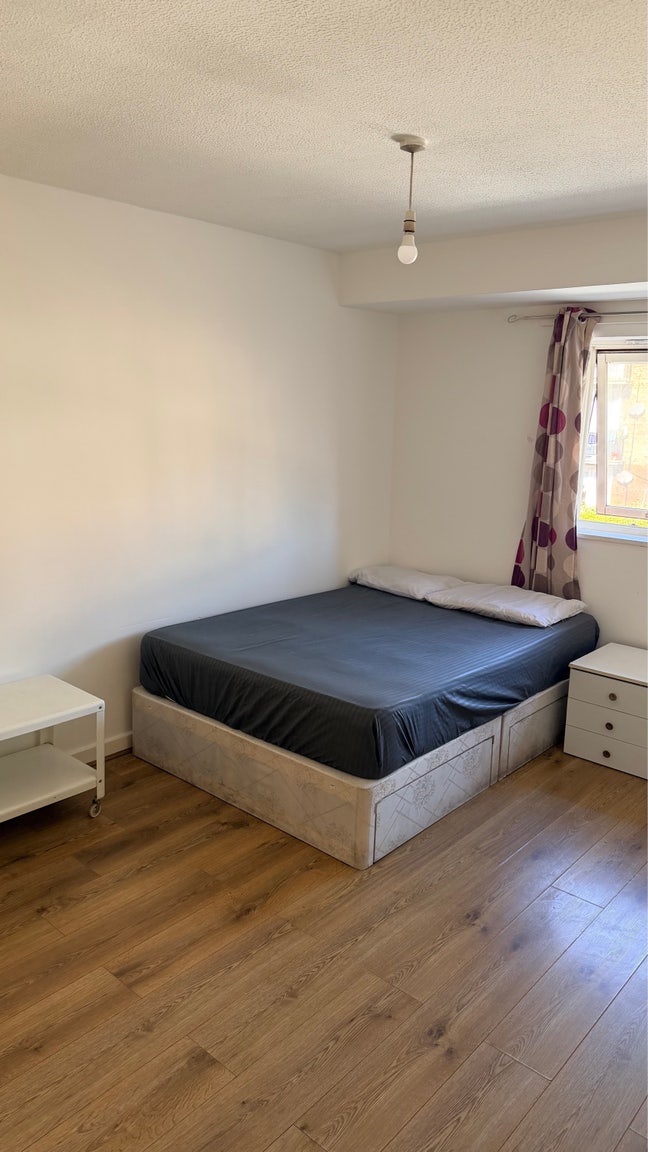 Large Double room available-Upton Park, E13 Main Photo