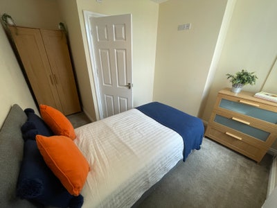 Train 15 Min Walk/Recent Refurb/Rear Green Space   Main Photo