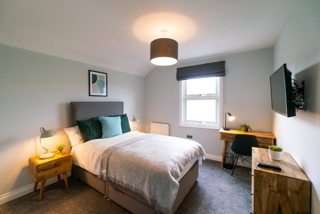 Spacious Ensuite Room in West Reading Main Photo