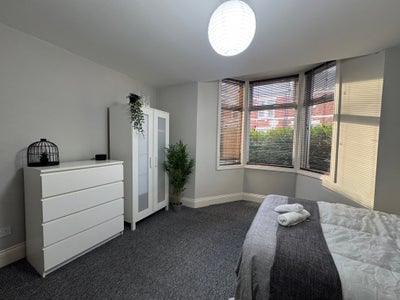 Two Professional Double Rooms in Heaton  Main Photo