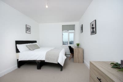 Double room / South Greenford  Main Photo