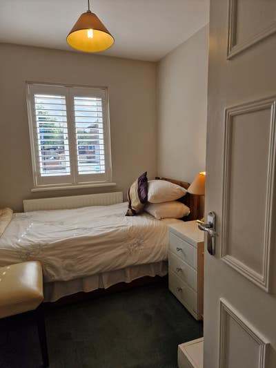 Furnished single room with parking in a quiet, N21 Main Photo