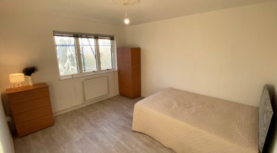 🍁  2 rooms in 3 bed - now, great price Main Photo