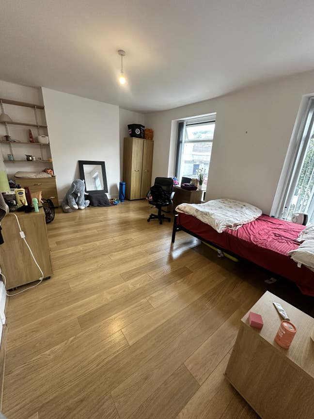 Furnished Double Room – Tenancy Takeover Main Photo
