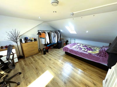 Studio Ilford &pound;1000 Pcm Couples &pound;1200 All Bills In Main Photo