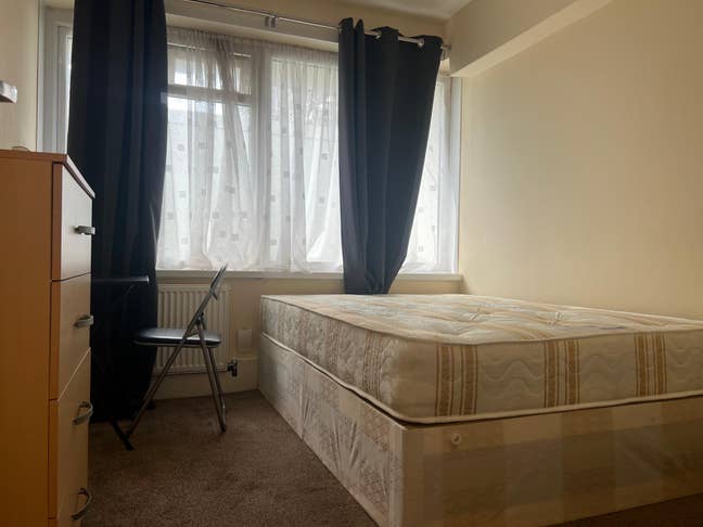 Single Room Quiet Flat Jubilee Line 2 mins away Main Photo