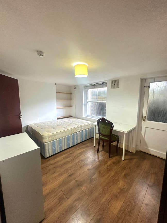 Seasonal Offer! - Last Rooms - Near Aldgate E1 Main Photo