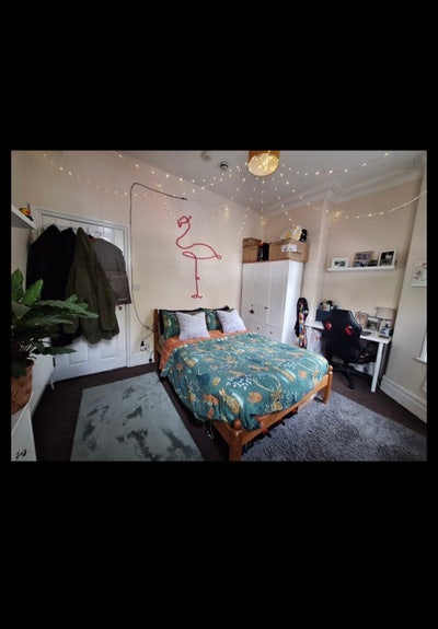 Double room available in friendly house Main Photo