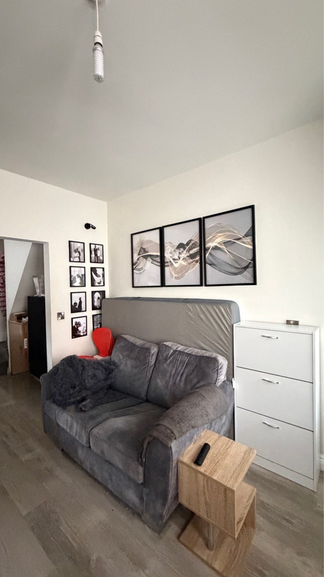 Beautiful 2-Bedroom House in a Perfect Location🤩 Main Photo