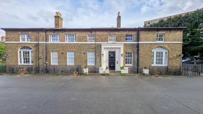 Double Room - Grade II Listed Gated Development Main Photo