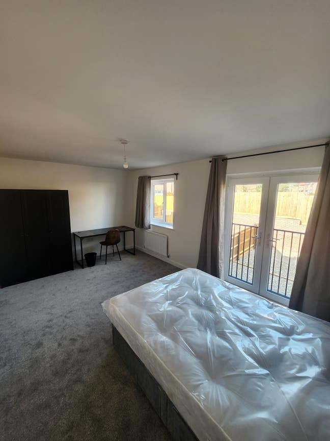 Furnished double room - New build property Main Photo