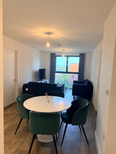 1 Ensuite in a 2BHK Apartment available Main Photo