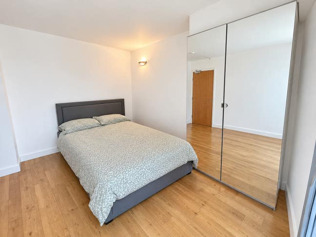 Double Room with Patio | Bromley South Main Photo