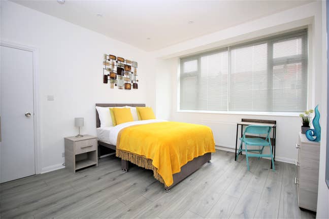 Extra Large  Room 5Mins from Streatham Common Stn Main Photo