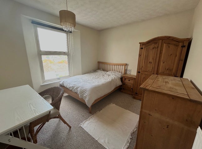 Lovely airy bright double room in student house  Main Photo